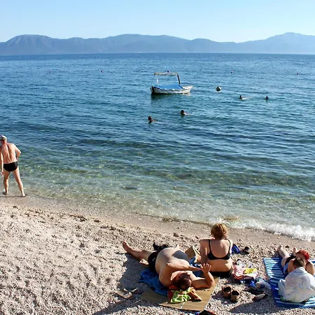 Gradac 15282c Apartment Gradac (Split-Dalmatia)