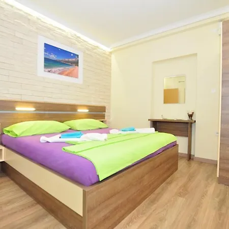 Apartment Gradac 15282c Gradac (Split-Dalmatia)